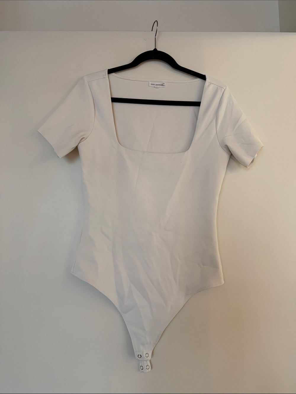 Good American Cream Square Neck Short Sleeve Bodysuit